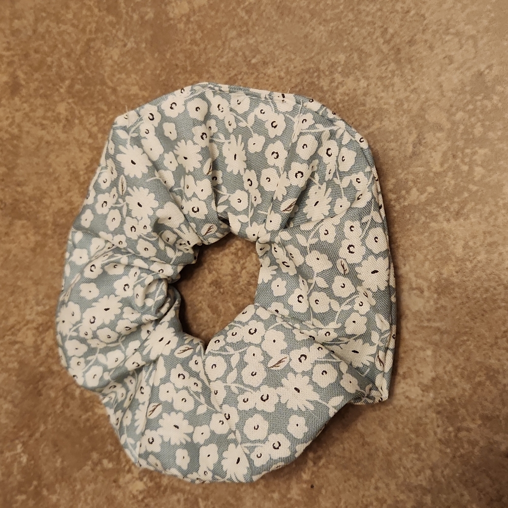 🐻 New Hair Scrunchie